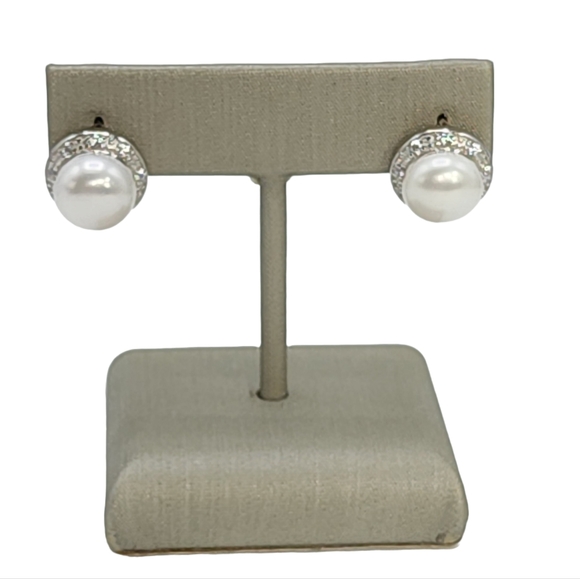 925S Sterling Silver Cultured White‎ Button Freshwater Pearl Leverback Earrings - Picture 1 of 13